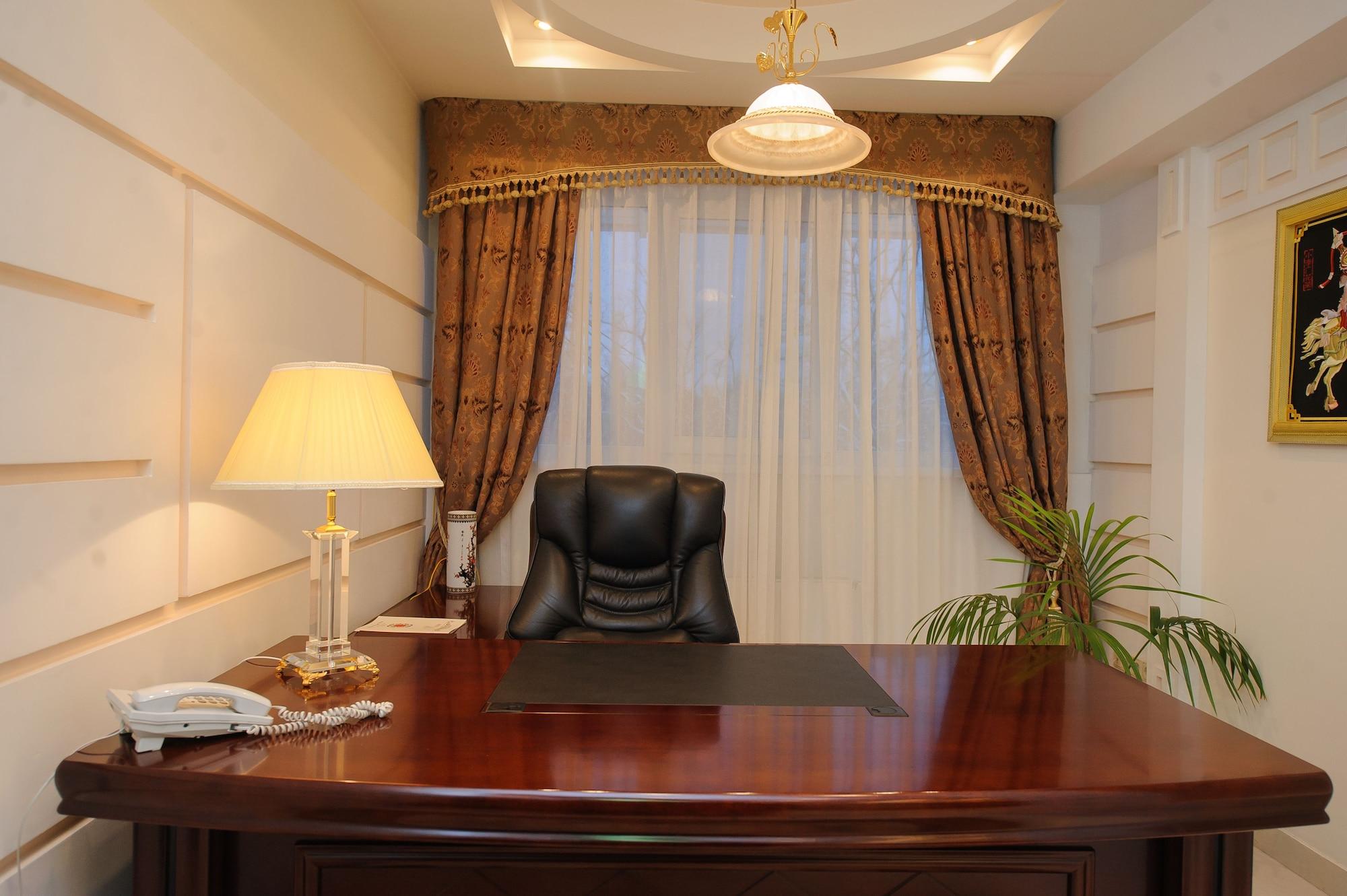 Hotel Royal Park Кишинёв Экстерьер фото