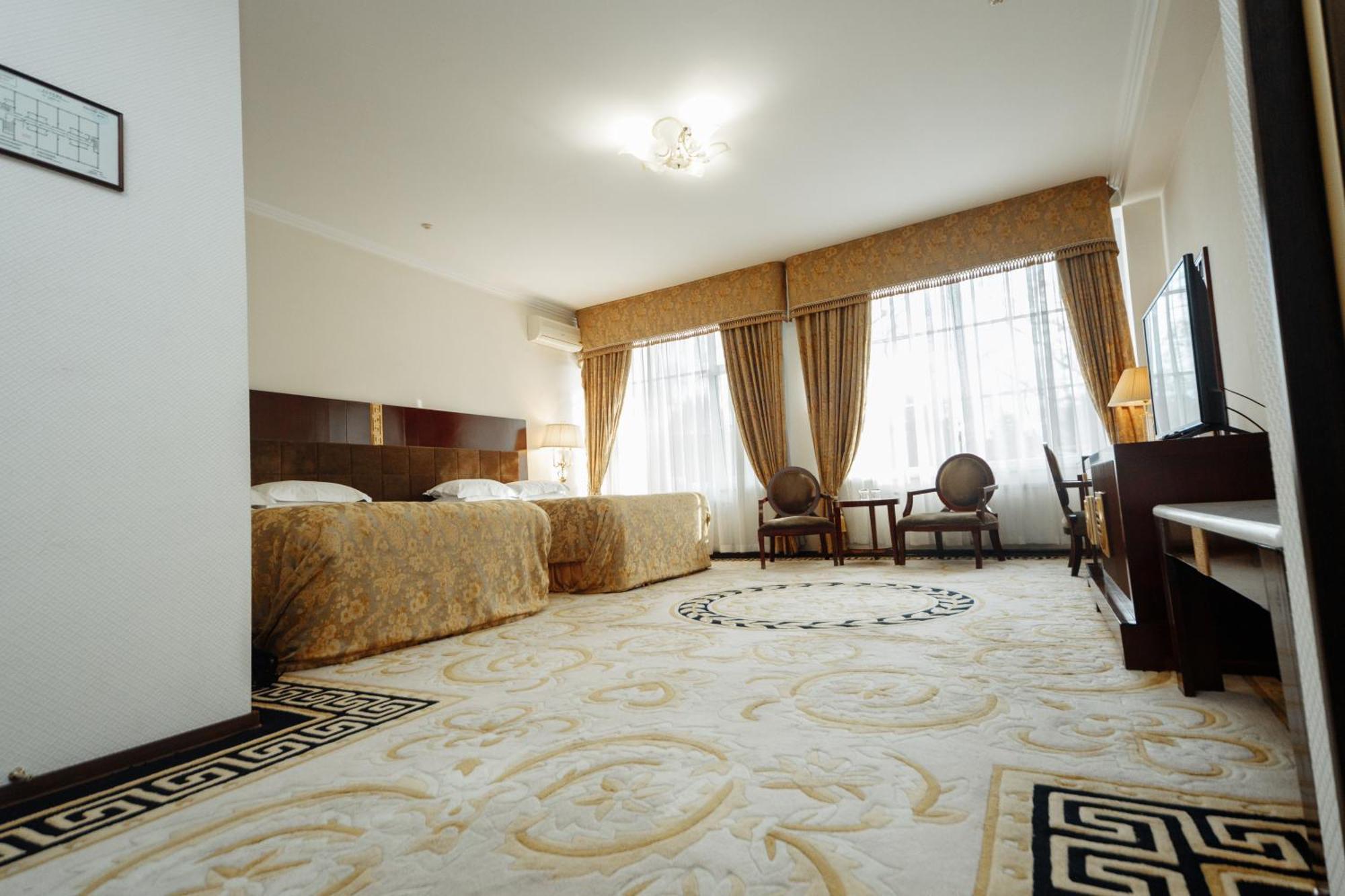 Hotel Royal Park Кишинёв Экстерьер фото