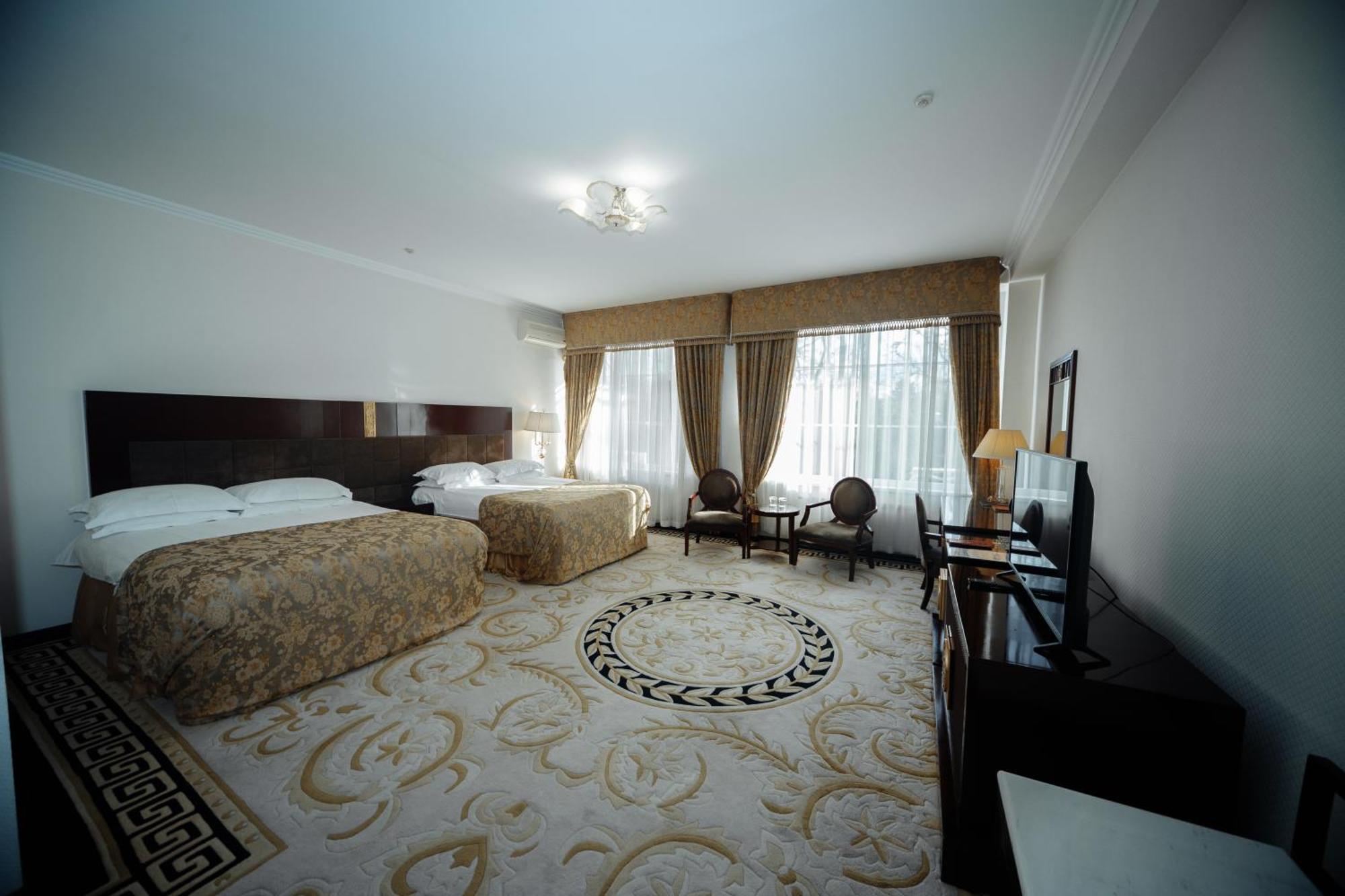 Hotel Royal Park Кишинёв Экстерьер фото