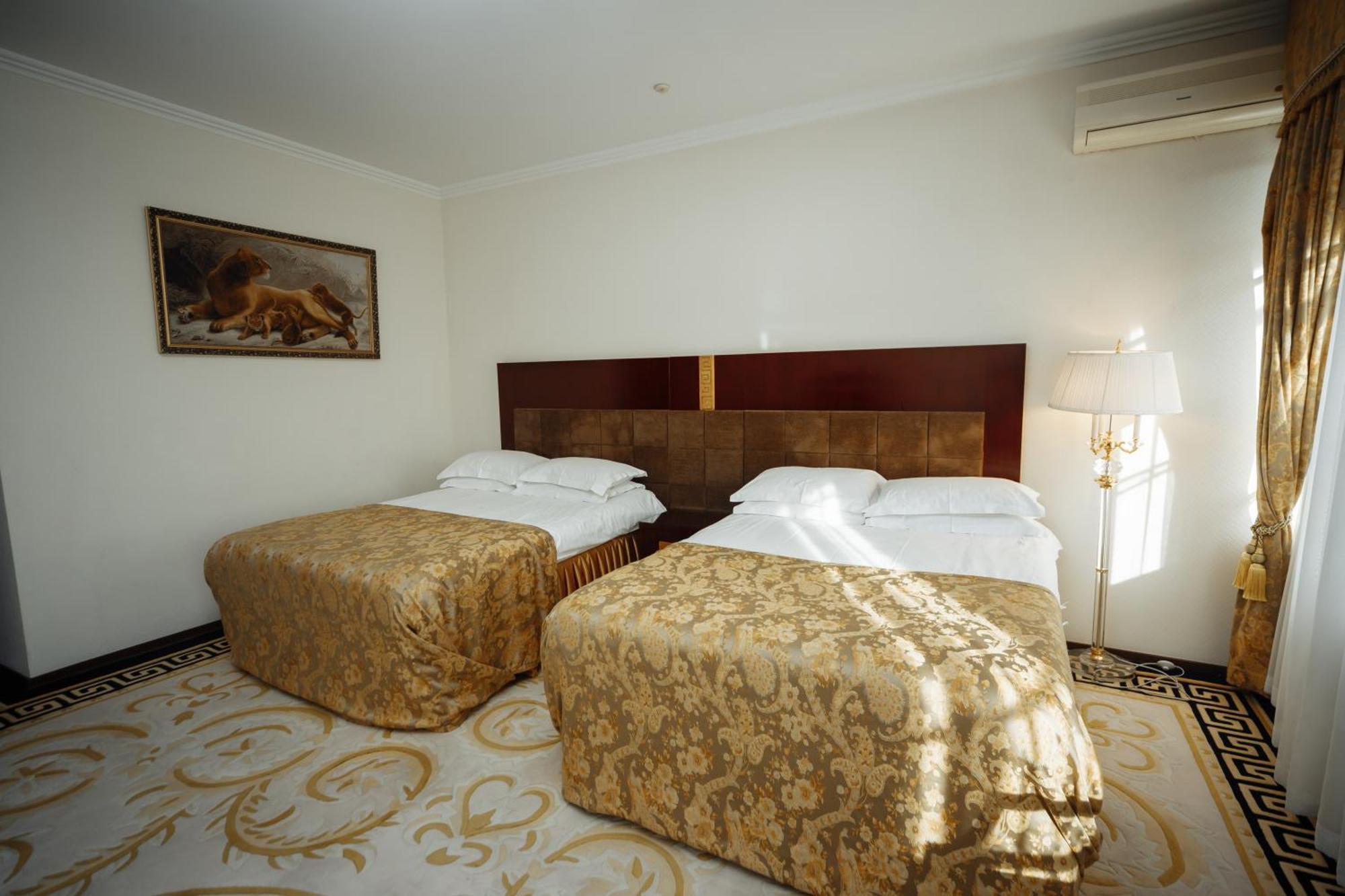 Hotel Royal Park Кишинёв Экстерьер фото