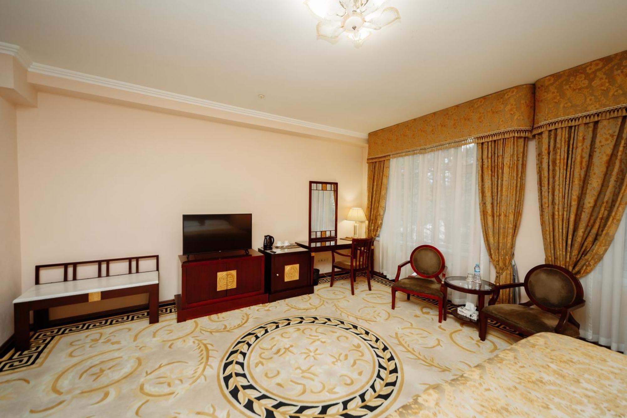 Hotel Royal Park Кишинёв Экстерьер фото