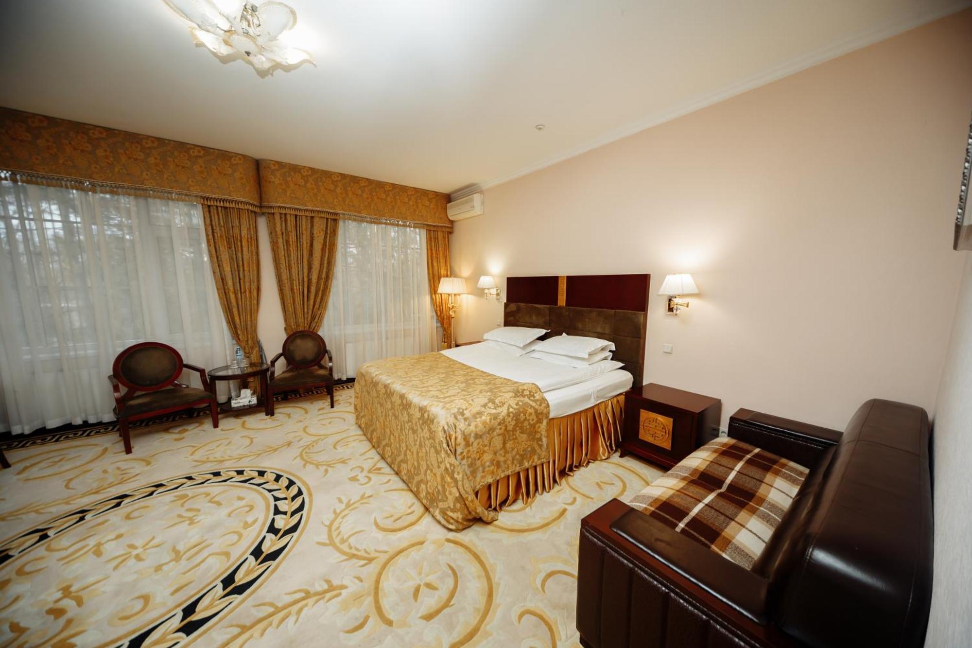 Hotel Royal Park Кишинёв Экстерьер фото