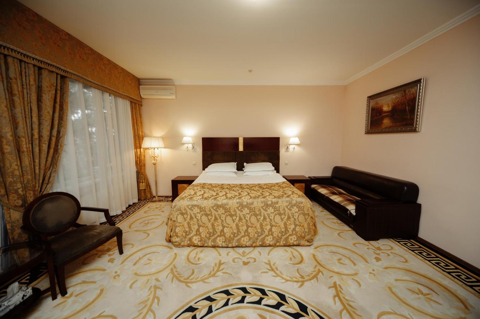Hotel Royal Park Кишинёв Экстерьер фото