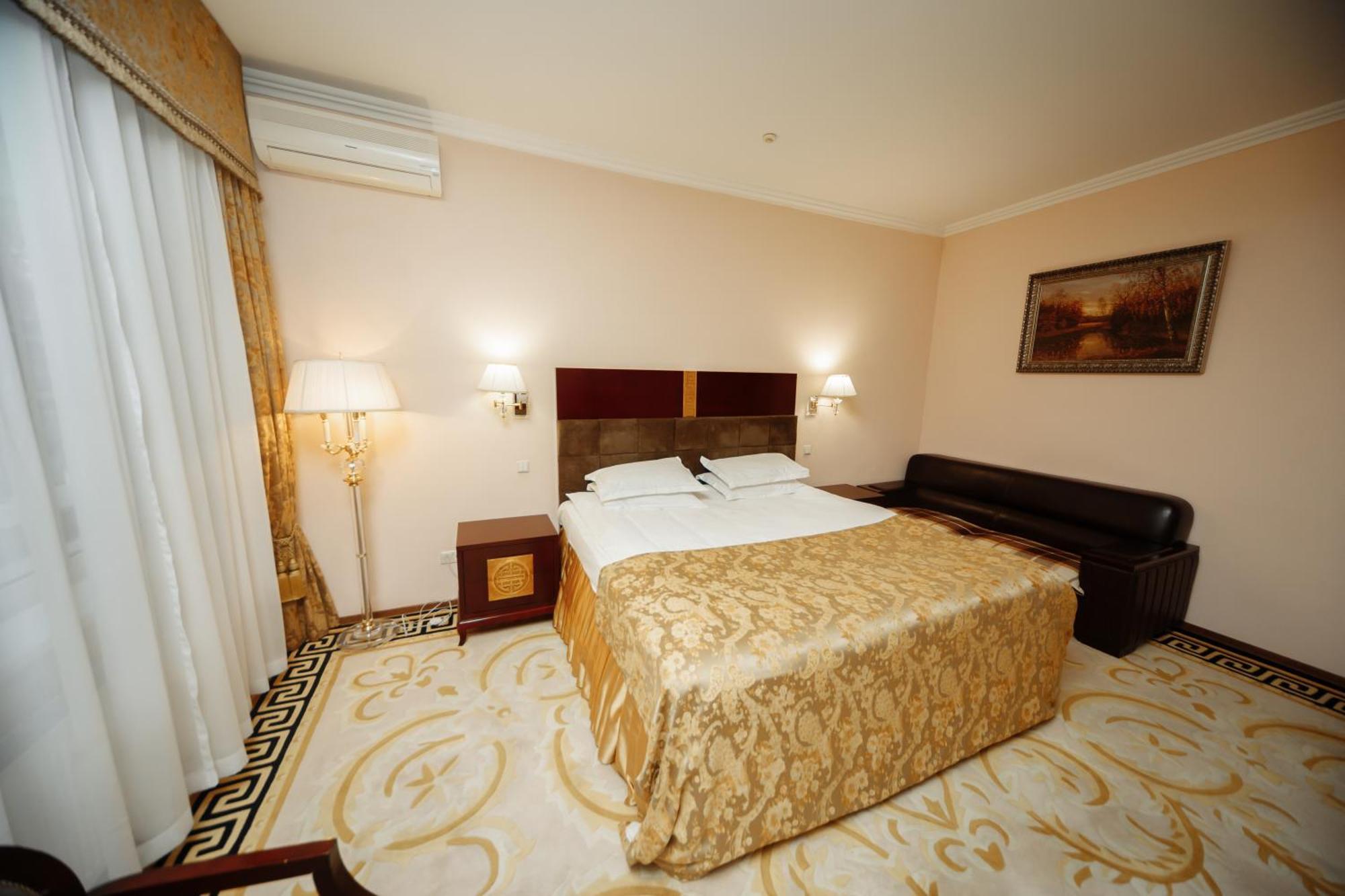 Hotel Royal Park Кишинёв Экстерьер фото