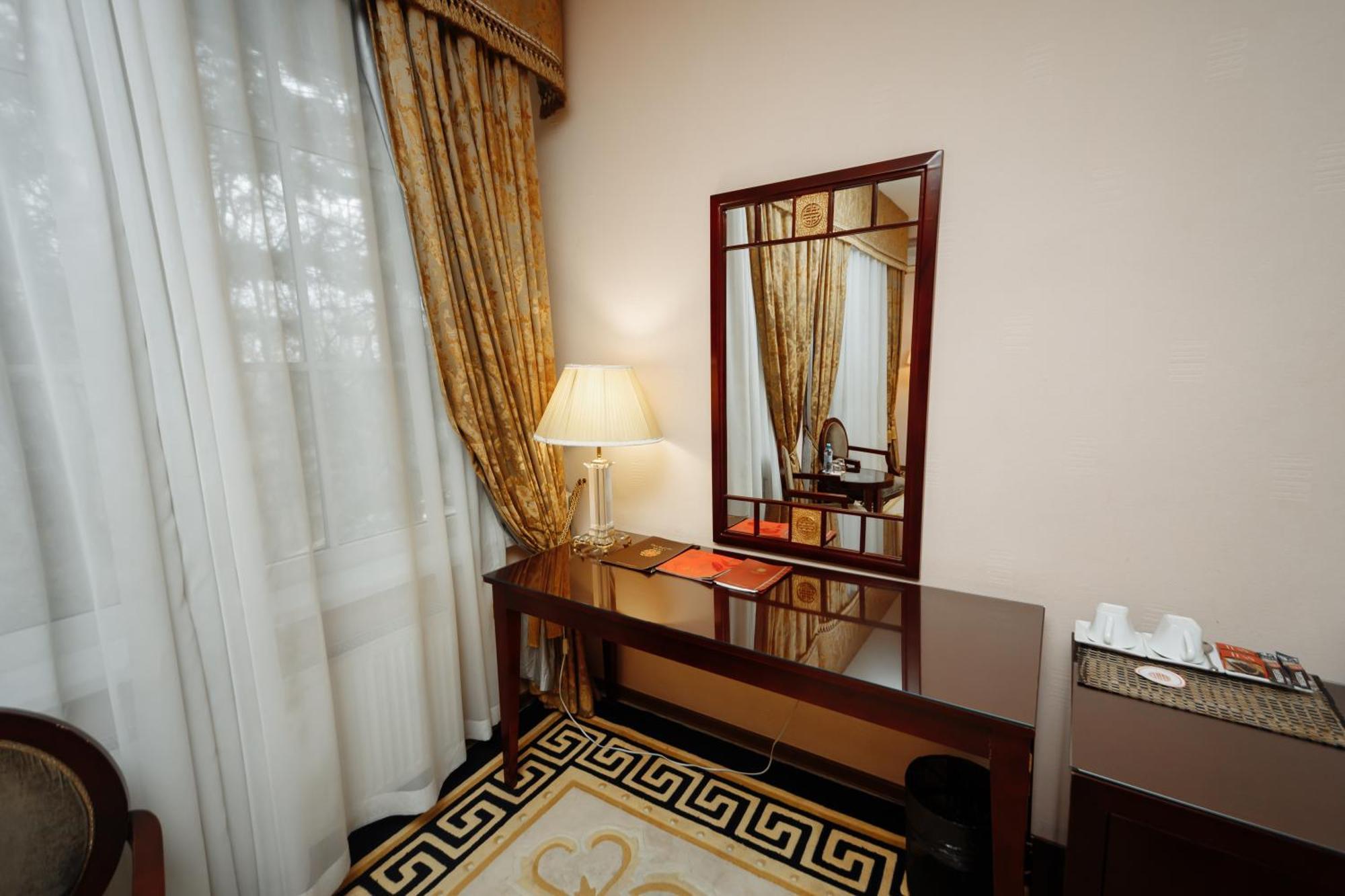 Hotel Royal Park Кишинёв Экстерьер фото