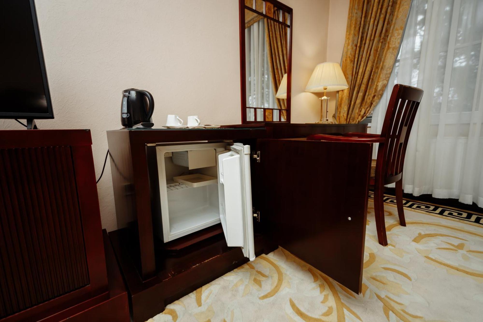 Hotel Royal Park Кишинёв Экстерьер фото