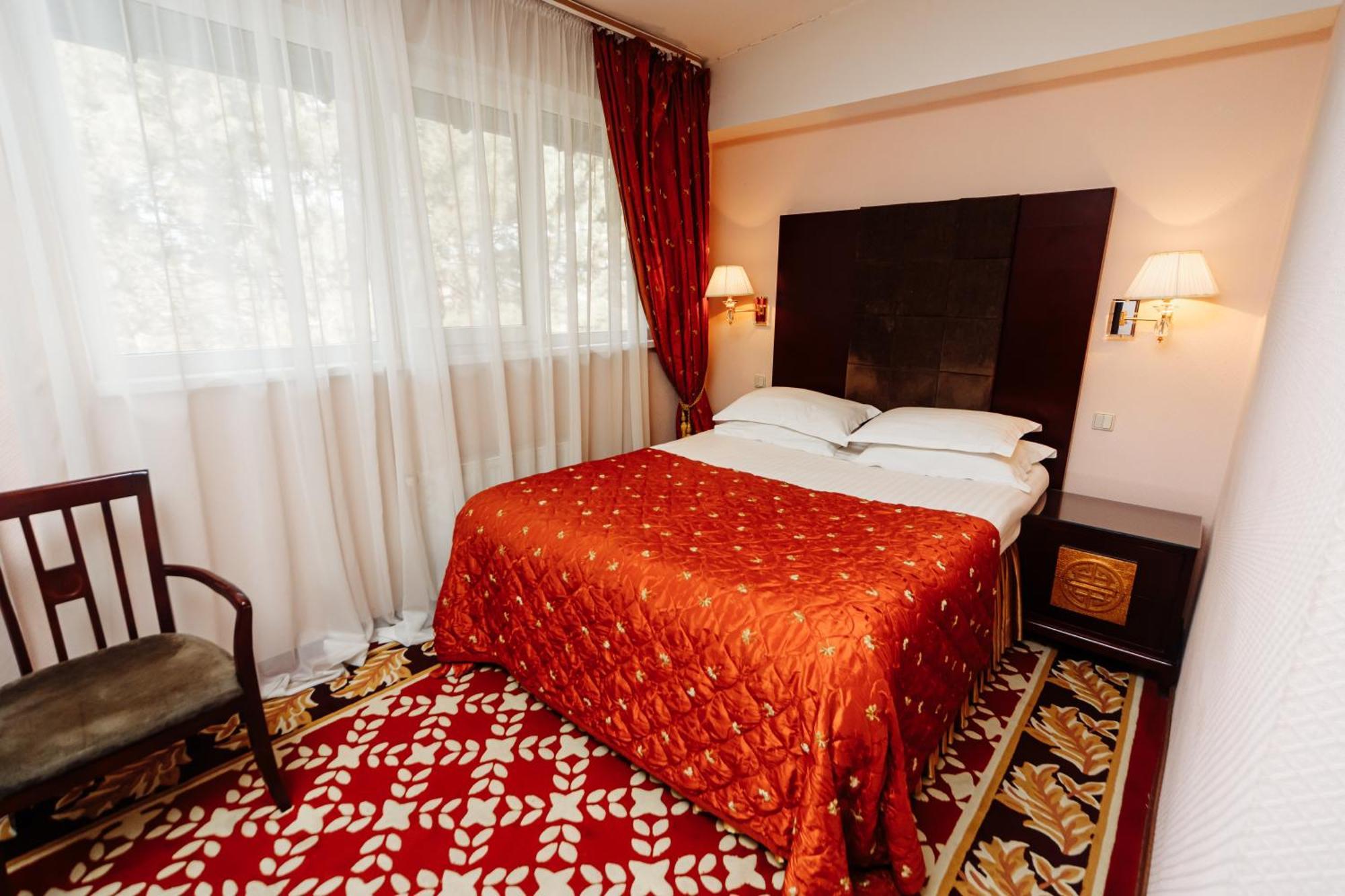 Hotel Royal Park Кишинёв Экстерьер фото