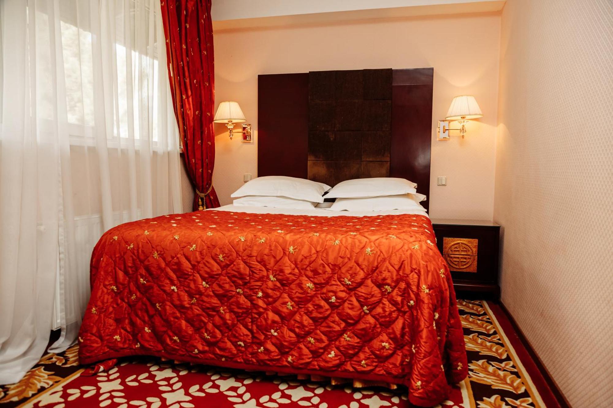 Hotel Royal Park Кишинёв Экстерьер фото