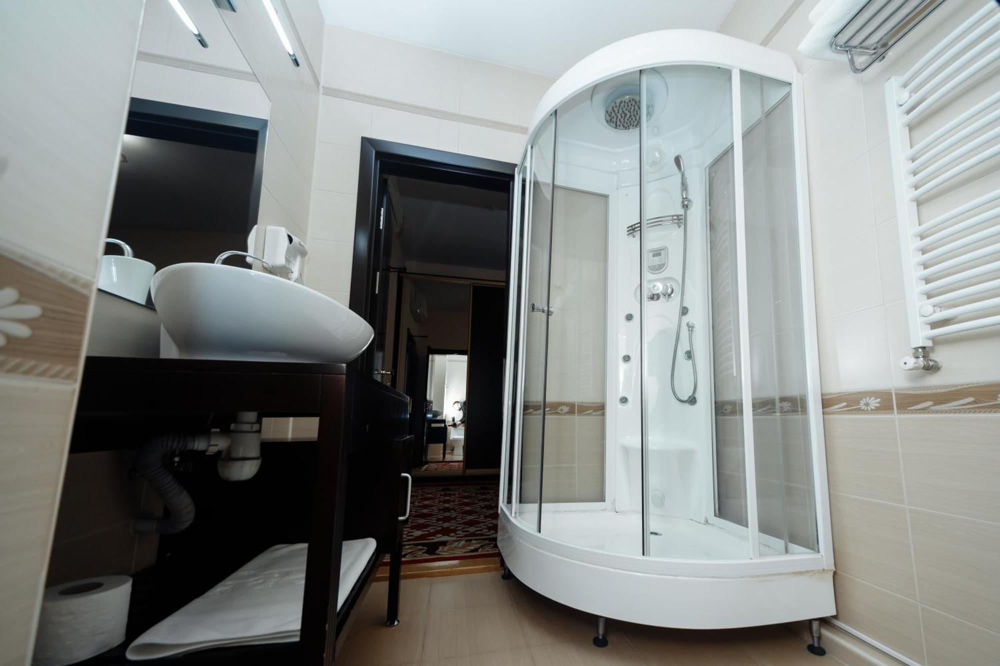 Hotel Royal Park Кишинёв Экстерьер фото