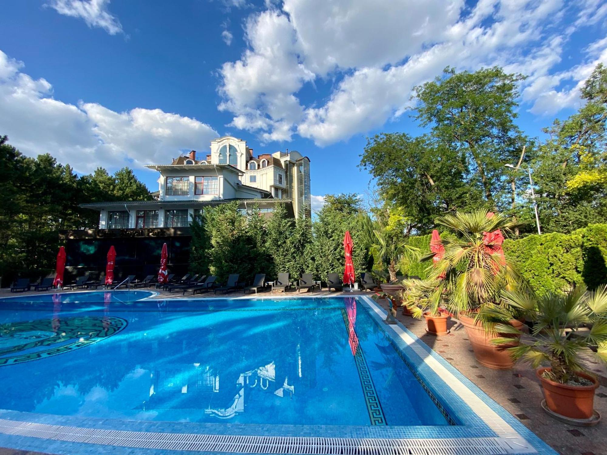 Hotel Royal Park Кишинёв Экстерьер фото